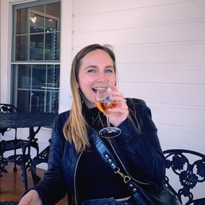 Meet your Posher, Olivia